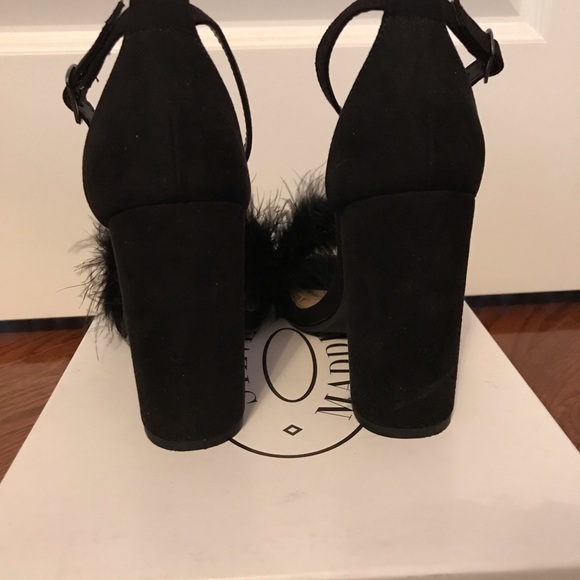 Steve Madden faux feather heel sandals! - Picture 2 of 3